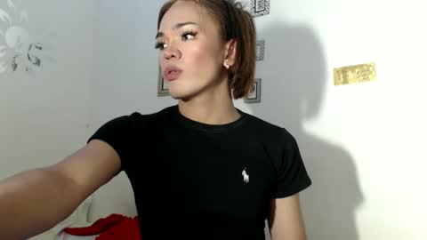 Yhanna online show from 12-11-24, 10:58