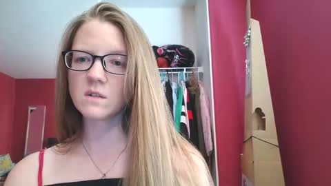 Snapshot of angelicangel3 chatting on 05-04-26, 07:32 AngelicAngel online show from 05-04-26, 07:32