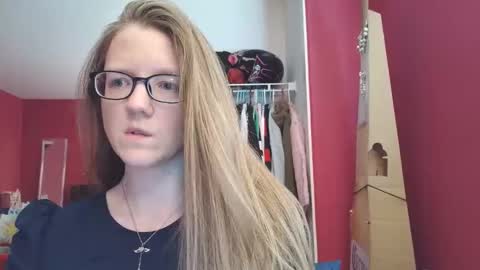 Snapshot of angelicangel3 chatting on 05-18-26, 07:41 AngelicAngel online show from 05-18-26, 07:41