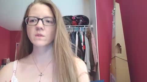 Snapshot of angelicangel3 chatting on 05-19-26, 05:52 AngelicAngel online show from 05-19-26, 05:52