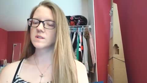 Snapshot of angelicangel3 chatting on 05-21-26, 05:42 AngelicAngel online show from 05-21-26, 05:42