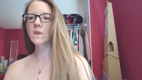 Snapshot of angelicangel3 chatting on 05-28-26, 04:59 AngelicAngel online show from 05-28-26, 04:59