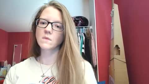 Snapshot of angelicangel3 chatting on 06-09-26, 07:25 AngelicAngel online show from 06-09-26, 07:25