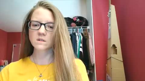 Snapshot of angelicangel3 chatting on 06-26-26, 08:35 AngelicAngel online show from 06-26-26, 08:35