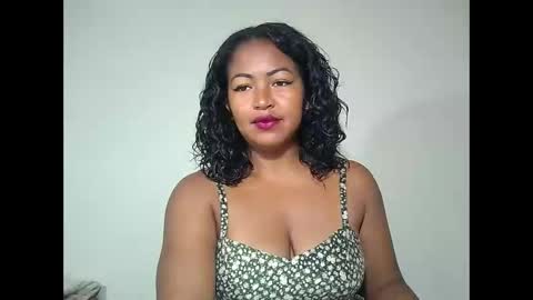 angelice33 online show from 12-21-25, 05:03