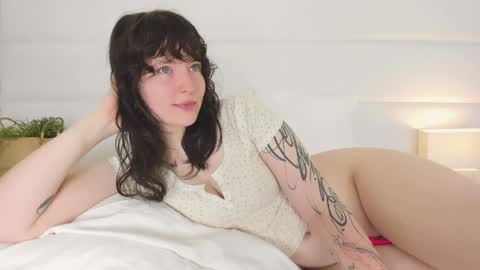 Angelic online show from 05-17-26, 01:47
