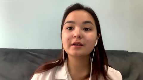 Snapshot of angelicuccello chatting on 03-25-26, 08:31 Kira is here now help me get 50 thumbs up pls online show from 03-25-26, 08:31