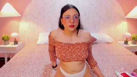 Snapshot of angelie_rosebrm chatting on 02-28-26, 12:44 Angelica online show from 02-28-26, 12:44