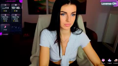 Snapshot of angelina_clark chatting on 04-26-26, 06:33 Angelina online show from 04-26-26, 06:33