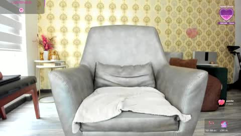 Snapshot of angelina_class_7 chatting on 05-11-26, 04:04 angelina_class_7 online show from 05-11-26, 04:04