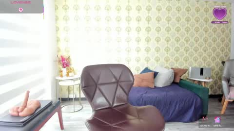 Snapshot of angelina_class_7 chatting on 05-20-26, 01:39 angelina_class_7 online show from 05-20-26, 01:39
