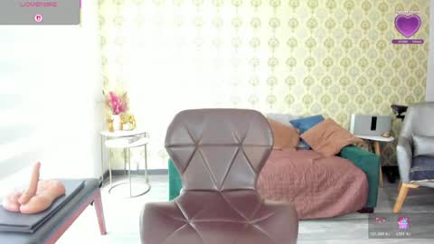 Snapshot of angelina_class_7 chatting on 05-30-26, 01:19 angelina_class_7 online show from 05-30-26, 01:19