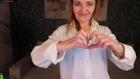 Snapshot of angelina_relax chatting on 02-15-26, 07:51 Angelina online show from 02-15-26, 07:51