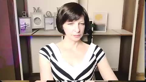 Snapshot of angelinalov_ chatting on 06-25-26, 07:46 Angelina online show from 06-25-26, 07:46