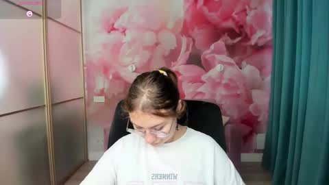 AngelinaLow online show from 10-27-25, 12:31