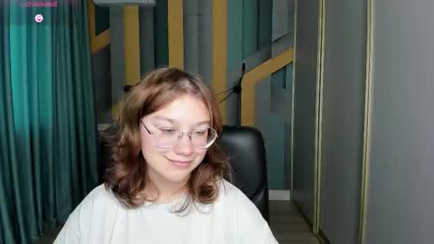 AngelinaLow online show from 10-30-25, 01:56