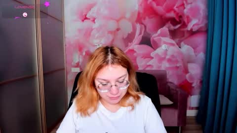 AngelinaLow online show from 01-11-26, 06:29