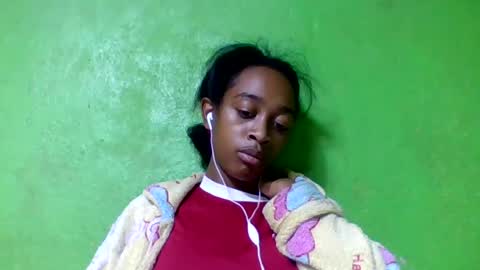 Snapshot of angeline221173 chatting on 06-20-26, 06:05 angeline221173 online show from 06-20-26, 06:05