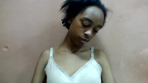 Snapshot of angeline221173 chatting on 07-27-26, 08:27 angeline221173 online show from 07-27-26, 08:27