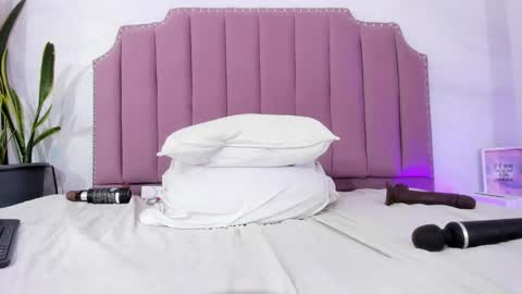 Angeline online show from 01-31-25, 10:42