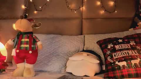 angelinepossy online show from 12-19-25, 09:11