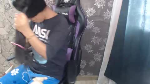 angela online show from 04-12-26, 05:07