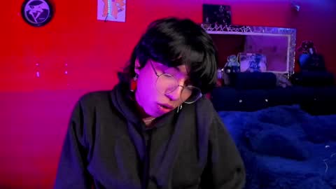 Snapshot of angellonfire chatting on 12-18-24, 01:26 Angel online show from 12-18-24, 01:26