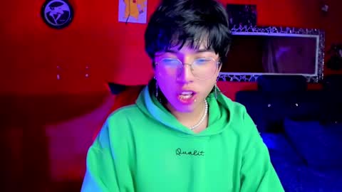 Snapshot of angellonfire chatting on 02-14-25, 08:42 Angel online show from 02-14-25, 08:42