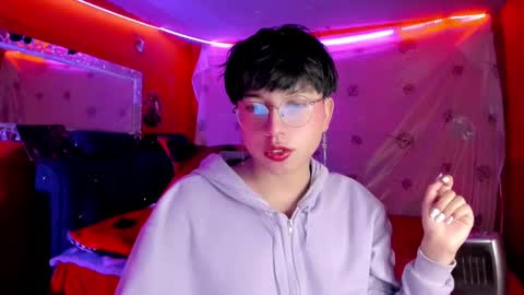 Snapshot of angellonfire chatting on 09-18-25, 05:53 Angel online show from 09-18-25, 05:53