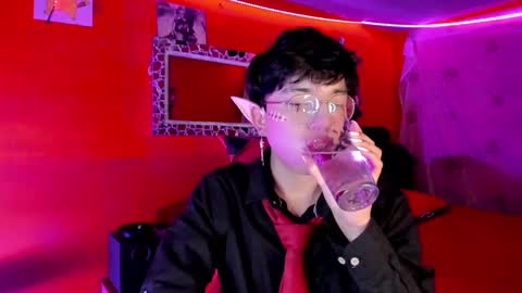 Snapshot of angellonfire chatting on 10-05-25, 04:00 Angel online show from 10-05-25, 04:00