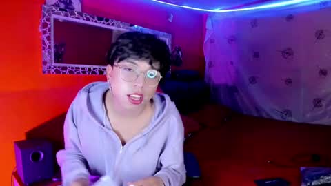 Snapshot of angellonfire chatting on 10-12-25, 08:52 Angel online show from 10-12-25, 08:52