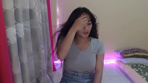 Snapshot of angelofcumx chatting on 05-05-26, 08:55 sabina online show from 05-05-26, 08:55
