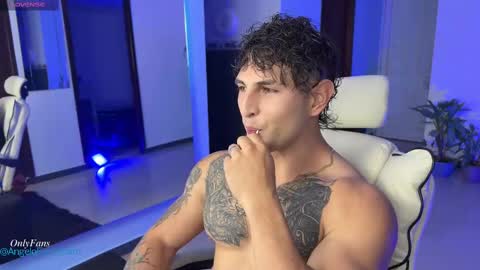 Snapshot of angeloferro1 chatting on 02-23-25, 01:24 Angelo Ferro online show from 02-23-25, 01:24