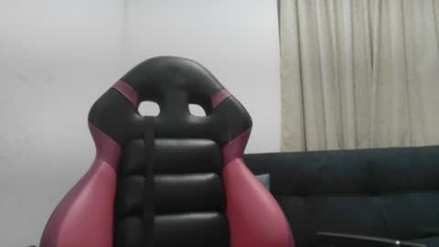 Snapshot of angels_chat chatting on 07-01-26, 04:25 ivanna online show from 07-01-26, 04:25
