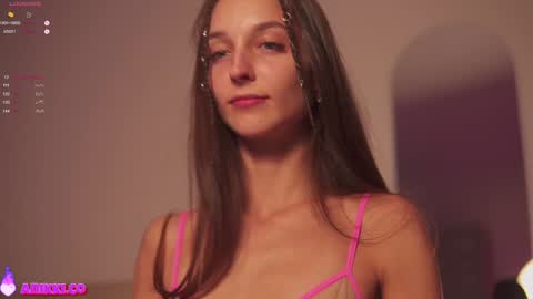 Snapshot of angels_kiss chatting on 01-03-25, 02:19 Nikki online show from 01-03-25, 02:19