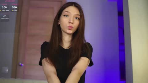 Snapshot of angels_kiss chatting on 10-29-25, 12:51 Nikki online show from 10-29-25, 12:51