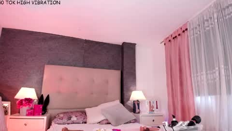 Snapshot of angels_one chatting on 06-02-26, 01:02 Angela online show from 06-02-26, 01:02