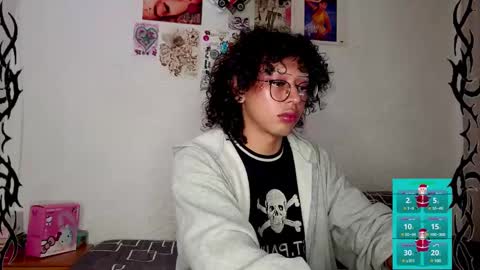 Snapshot of angelsdustxxx chatting on 12-31-24, 10:58 online show from 12-31-24, 10:58