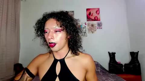 Snapshot of angelsdustxxx chatting on 02-27-25, 02:42 online show from 02-27-25, 02:42