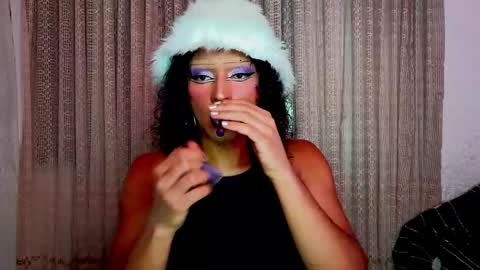 Snapshot of angelsdustxxx chatting on 09-26-25, 06:28 online show from 09-26-25, 06:28