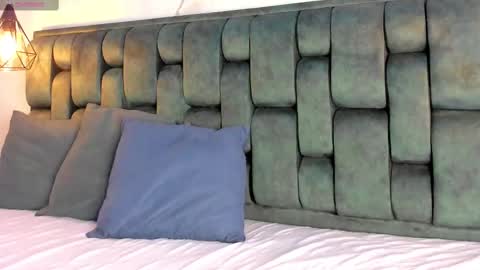 ANGIE online show from 09-22-25, 02:30