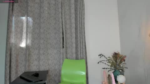 ANGIE online show from 09-25-25, 02:43