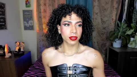 Snapshot of angelwhitte chatting on 05-14-26, 11:00 angelwhitte online show from 05-14-26, 11:00