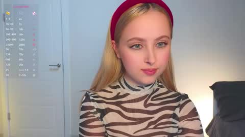 Snapshot of angelxloe chatting on 02-07-26, 10:46 Im Chloe i do FLASH BOOBS for new fan club online show from 02-07-26, 10:46