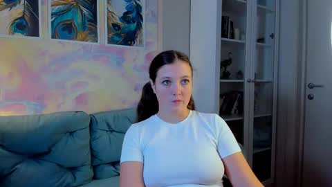 Snapshot of angely_lilly chatting on 09-21-25, 08:05 Lilly online show from 09-21-25, 08:05