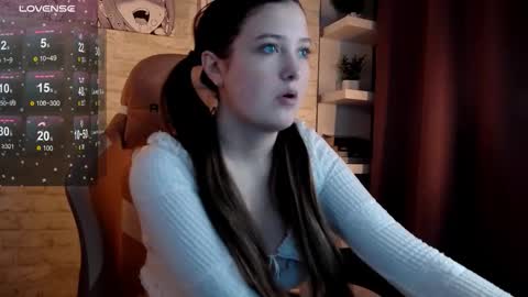 Snapshot of angely_lilly chatting on 11-27-25, 08:49 Lilly online show from 11-27-25, 08:49