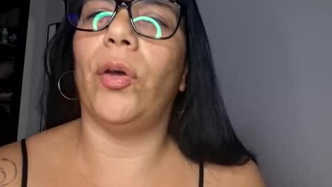 Snapshot of angie0724 chatting on 02-12-26, 11:00 Angie0724 online show from 02-12-26, 11:00