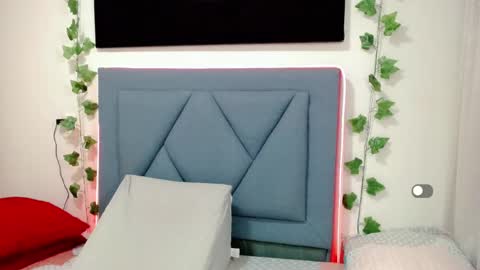 Angie online show from 02-12-25, 10:56