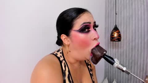 A N G I E.  online show from 04-01-26, 05:21