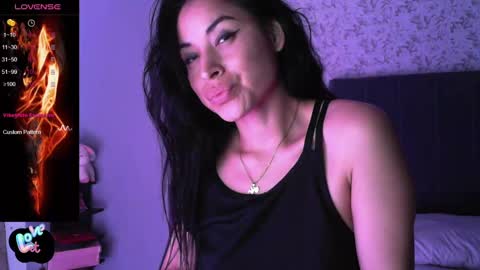 Snapshot of angiebaxter chatting on 01-19-25, 01:43 Angiebaxt online show from 01-19-25, 01:43